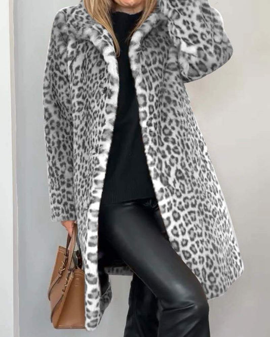 Lysandra⢠Elegant Leopard Coat