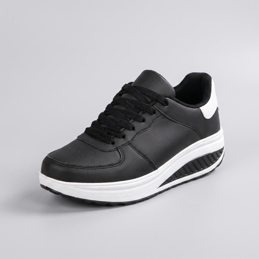 CHLOE LACE-UP SNEAKERS