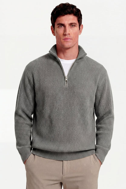 PAUL | Straight-Cut Sweater